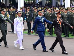 Panglima TNI Hadiri Upacara Prasetya Perwira (Praspa) TNI dan Polri Tahun 2026 di Istana Negara