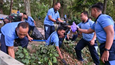 Aksi Peduli Lingkungan, Lanud Iswahjudi Bersihkan Telaga Sarangan