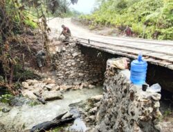 Rehab jembatan capai 50 persen, Satgas TMMD ke-129 Kodim 1807/Sorong Selatan percepat akses dan tingkatkan kesejahteraan warga