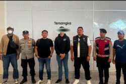 Polisi tangkap WNA Australia yang diduga mesum di halaman rumah warga