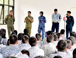Dari Rasa Ingin Tahu Hingga Cita-Cita, Lanud Sjamsudin Noor Dekatkan Dunia TNI AU Dengan Siswa SRMP 20 Budi Luhur