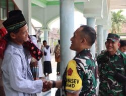Saat Bintang Satu dan Warga Bersujud Bersama: Potret Kebersamaan Tim Wasev TMMD 129 Bojonegoro di Desa Kesongo