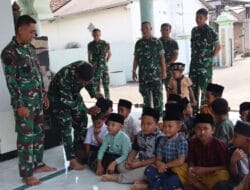 Potret Hangat TMMD 129 Bojonegoro: Kala Prajurit TNI Jadi Sahabat Anak-Anak Desa Kesongo