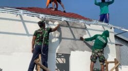 Mengukir Bakti di Tapak Perbatasan: Satgas TMMD 129 Bojonegoro dan Warga Kesongo Menyatu Membangun Rumah Doa
