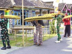 Kemanunggalan di Atas Widik: Cerita Kehangatan Satgas TMMD 129 Bojonegoro Bantu Olah Tembakau Petani Kesongo
