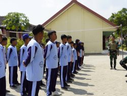 Menyemai Disiplin di Pelosok Desa: Kala Satgas TMMD 129 Bojonegoro Latih Karakter Siswa SMPN Satu Atap Kesongo