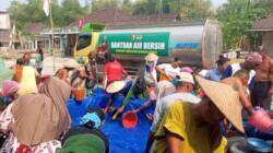 Peduli, Kodim 0813 Bojonegoro Pasok 8000 Liter Air Bersih ke Warga Desa Tlogohaji