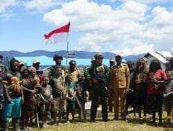 Tembus Medan Ekstrem, Koops TNI Habema Berhasil Salurkan 2 Ton Bantuan Kemanusiaan ke Tiga Distrik di Kabupaten Puncak