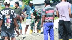 Dari Terbengkalai Jadi Kebanggaan, Satgas TMMD Rehab Lapangan Bola Voli