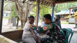 Satgas TMMD Ke-129 Pastikan Kesehatan Warga Masyarakat dan Personel Tetap Prima Demi Suksesnya TMMD di Kampung Sesor