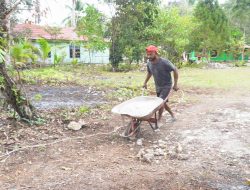 Semangat Tak Kenal Lelah, Satgas TMMD Ke-129 Tuntaskan Finishing Pembersihan Lingkungan Kampung Sesor