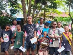 Meriahkan HUT RI ke-81, Tokoh adat sekaligus Rohaniawan Gelar Lomba Berhadiah dan Bagikan Sembako kepada Masyarakat Nduga
