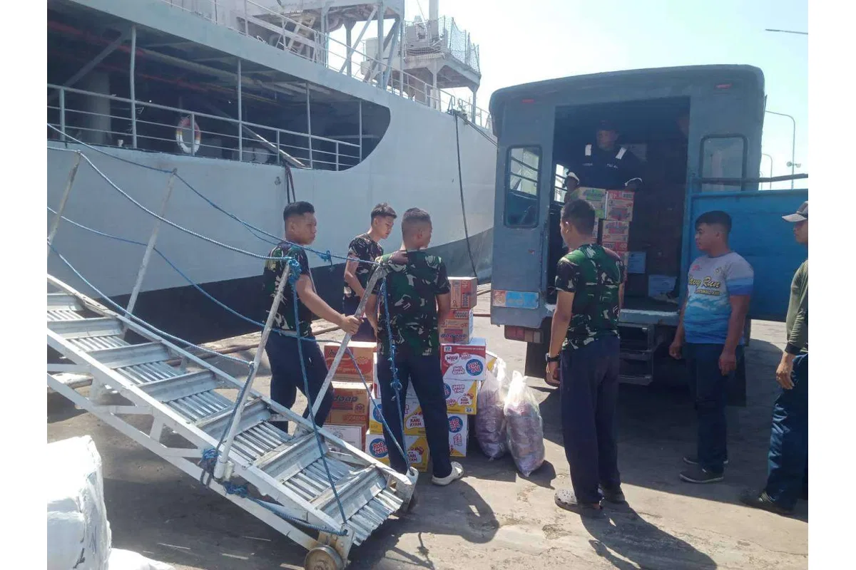 Hari Keenam Pascagempa, TNI Kerahkan 5.254 Personel dan Salurkan 293 Ton Bantuan untuk NTT