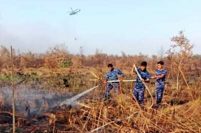 Pemadaman dan Pembasahan Lahan Gambut Diperkuat, Satgas Darat Lanud Sjamsudin Noor Berjibaku di Tengah Asap Tekan Dampak Karhutla di Kalsel