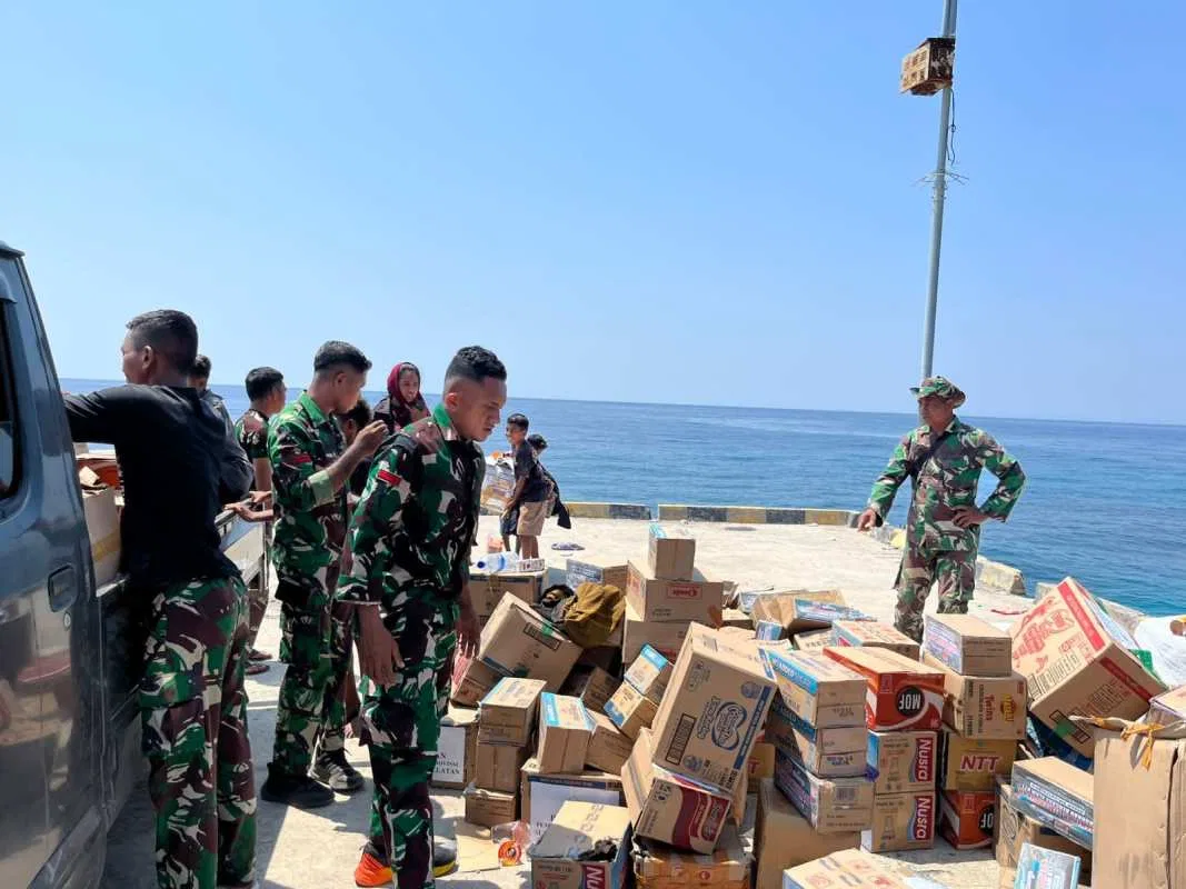 Hari Keenam Belas Penanganan Gempa NTT, 8.126 Personel TNI Dikerahkan dan 1.011,756 Ton Bantuan Disalurkan