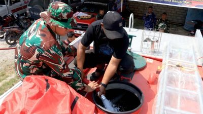 Perkuat Kesiapsiagaan Dalam Menangani Karhutla, Personel Lanud Sjamsudin Noor Asah Kemampuan Operasikan Kendaraan Pemadam Kebakaran