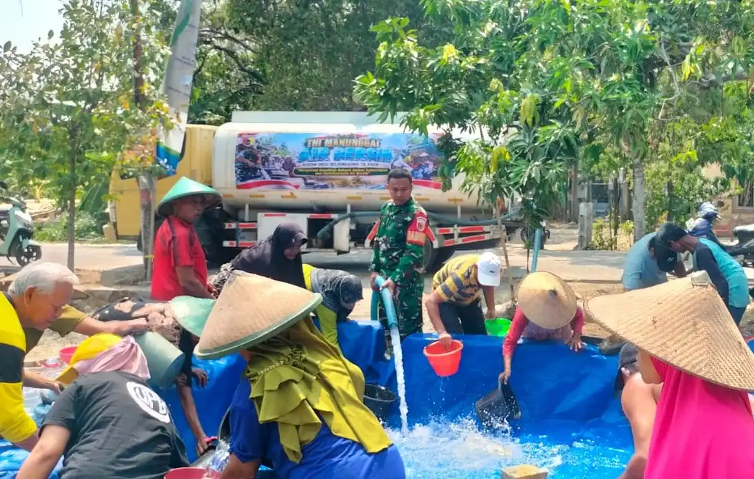 TNI AD Hadir Dekat Rakyat, Kodim Bojonegoro Pasok 200 Ribu Liter Air Bersih ke Desa Kekeringan