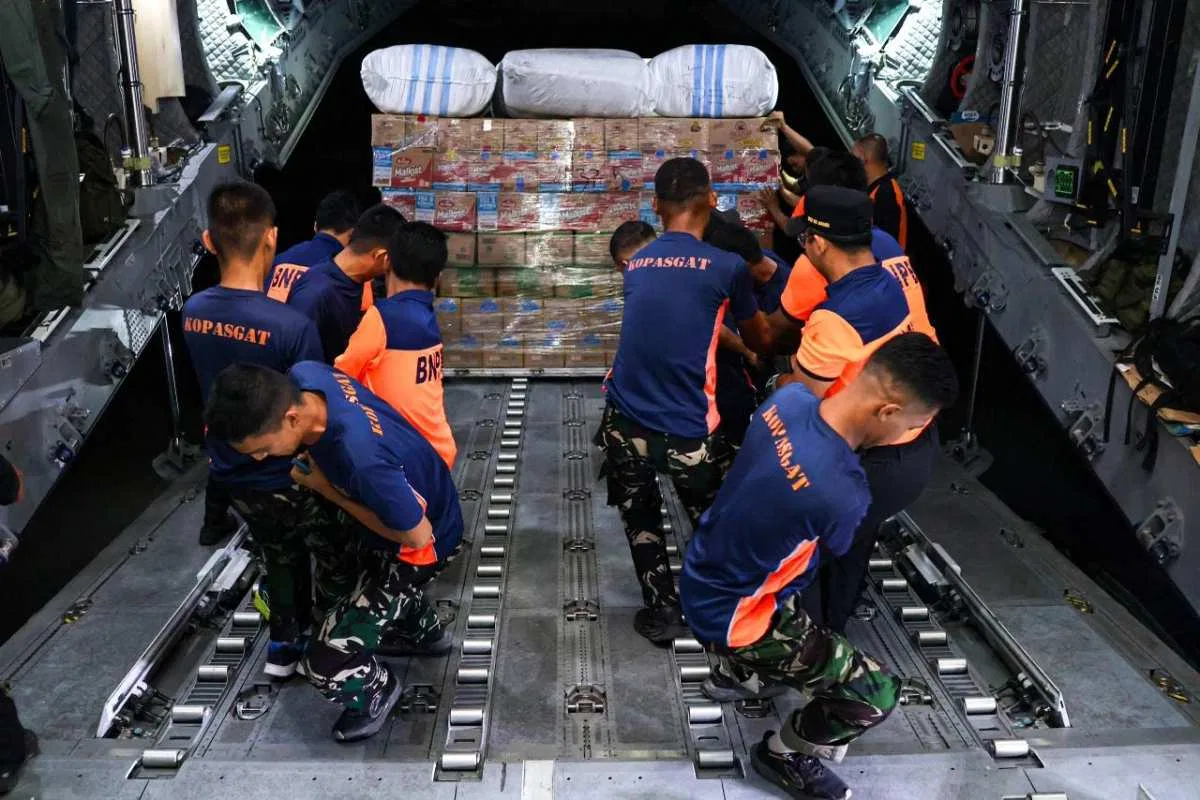 Hari Ketujuh Belas Penanganan Gempa NTT, TNI Salurkan 1.032,921 Ton Bantuan