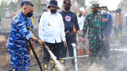 Gunakan Cairan Khusus, Metode Undercooling Dikerahkan; Gubernur, Danlanud, dan Forkopimda Kalsel Bersinergi di Titik Api Atasi Karhutla