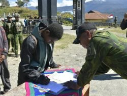 Dalam 2 Hari Berturut-turut, 6 Anggota OPM Resmi Memeluk NKRI Lewat Sentuhan Humanis Satgas Koops TNI Habema