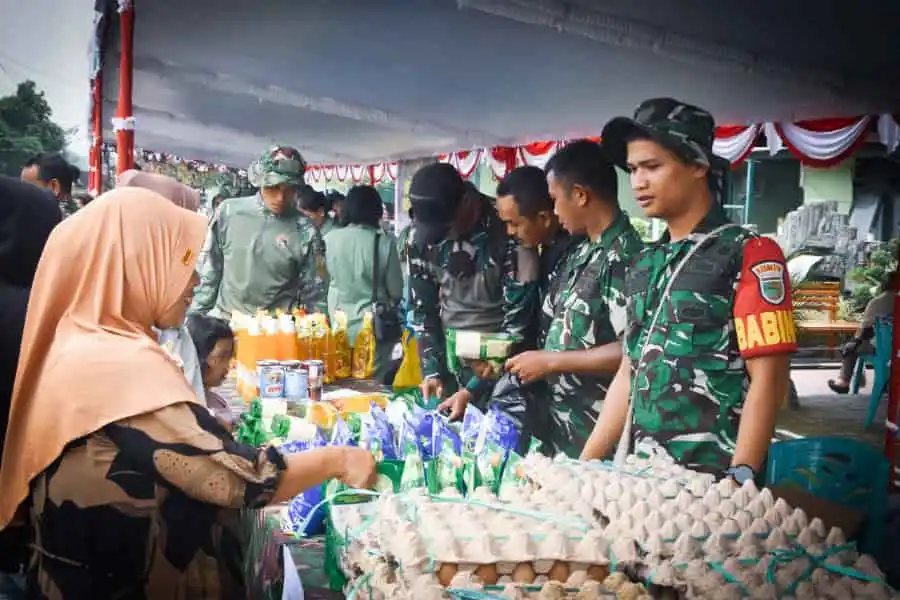 Kodim 1710/Mimika Gelar Bazar HUT TNI, Hadirkan Sembako Murah