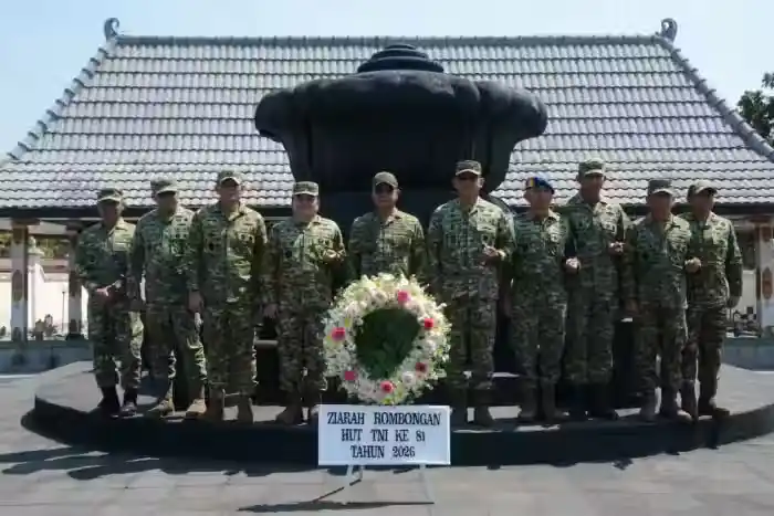 Panglima TNI Ziarah ke Makam Presiden RI Ke-2 dan Panglima Besar Jenderal Soedirman