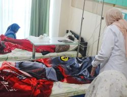 Sejumlah santri Ponpes Manba’ul Hikam menjalani perawatan di RS Siti Hajar Sidoarjo setelah diduga mengalami keracunan menu MBG