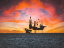 Ketegangan di Selat Hormuz Picu Harga Minyak Global Makin Fluktuatif
