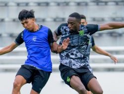 100 Persen Siap Tempur! Yann Mabella Tak Sabar Bela Persebaya Surabaya Hadapi Bhayangkara FC
