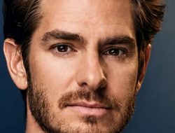 Di Tengah Kesibukan, Andrew Garfield Ingin Tinggalkan Hollywood dan Hidup Sederhana di Pedesaan