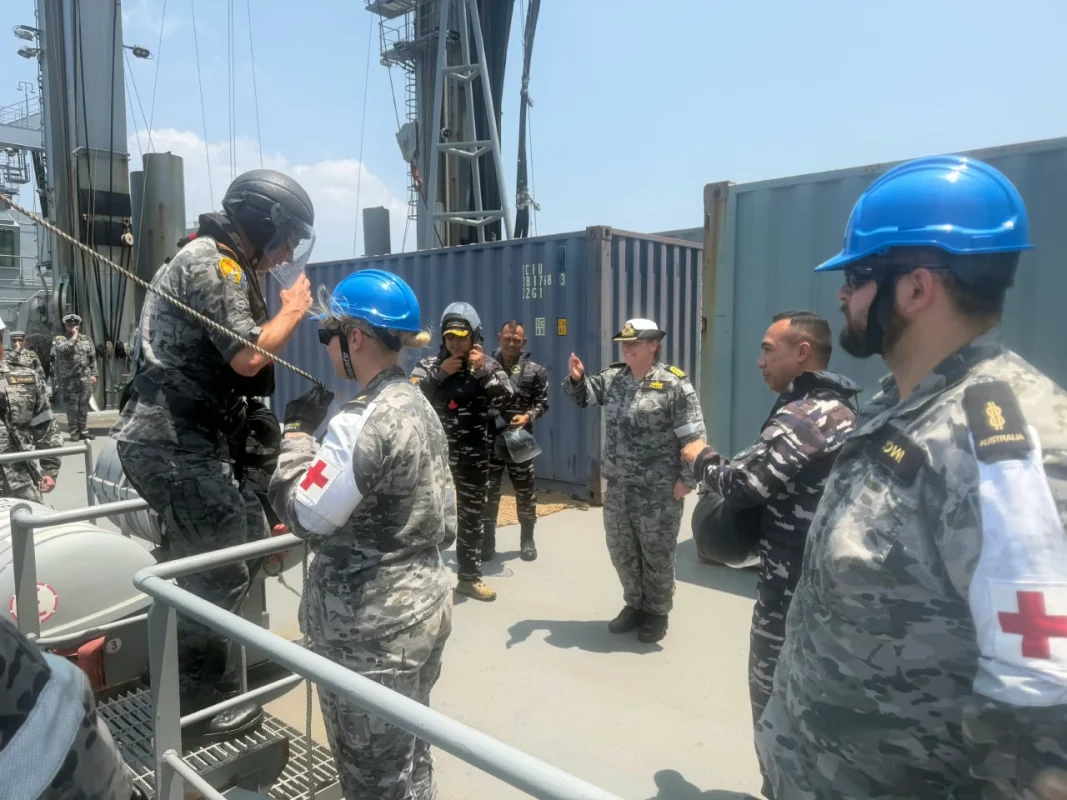 Perkokoh Diplomasi Maritim, KRI SIM-367 Berlatih Bersama Tiga Kapal Perang Australia