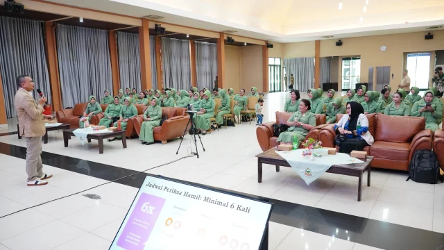 Perkuat Pemahaman Hukum dan Kesehatan, Anggota Persit KCK Terima Penyuluhan