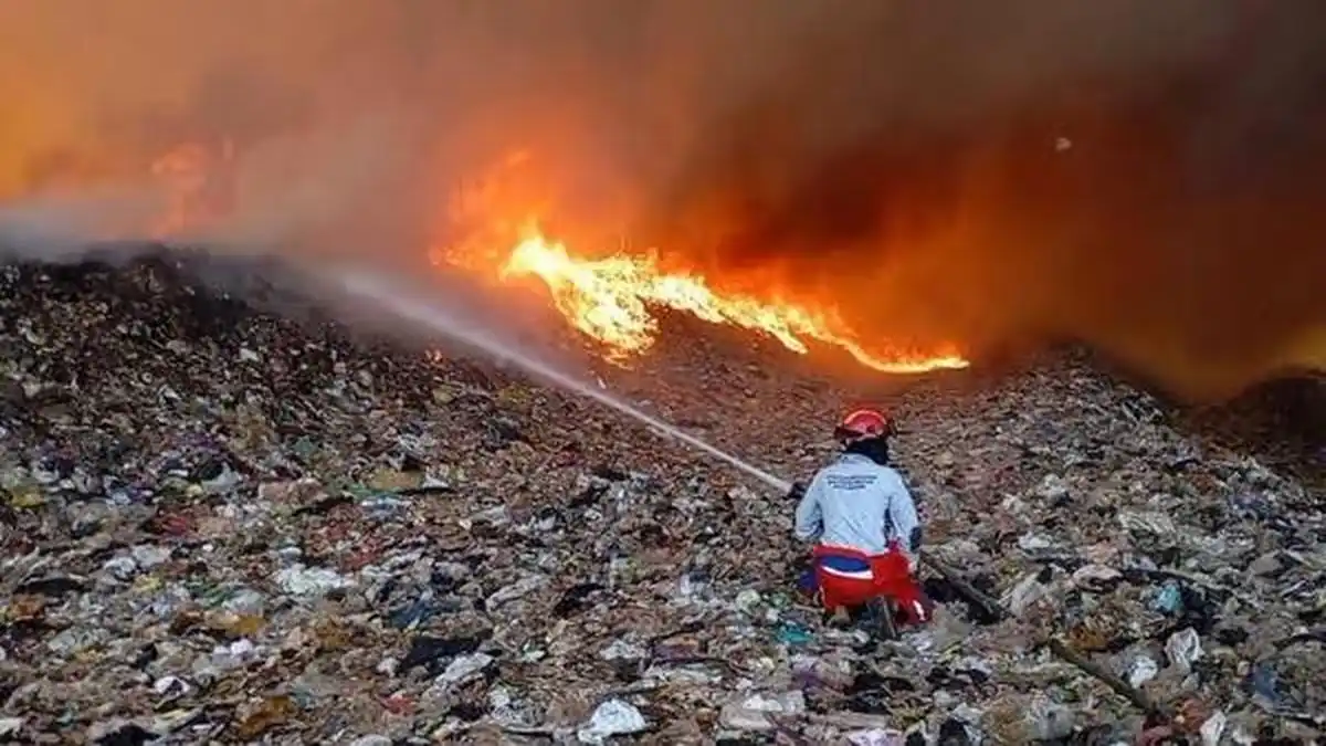 Api di TPA Supit Urang Melahap 15,5 Hektare, Penyebab Masih Diselidiki